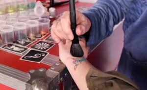 Glitter Tattoo Stand